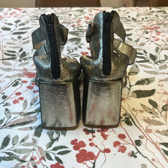 Argentine designer sandals. - Picture 3 of 5